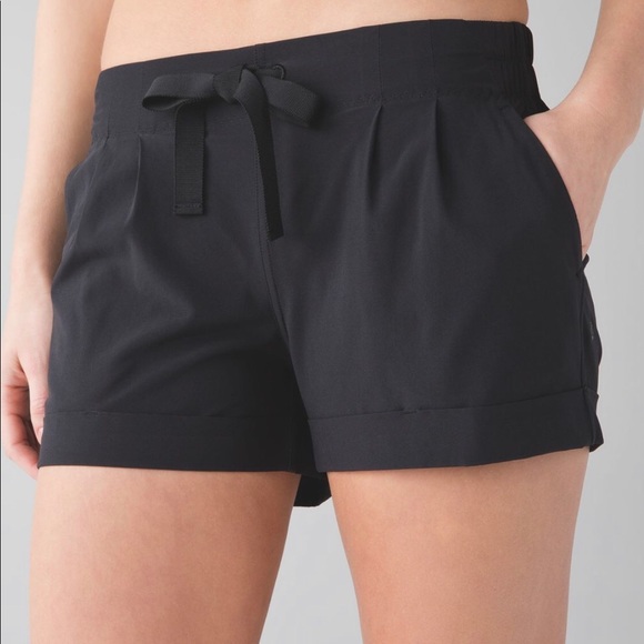lululemon athletica Pants - Lululemon Spring Break Away Shorts II